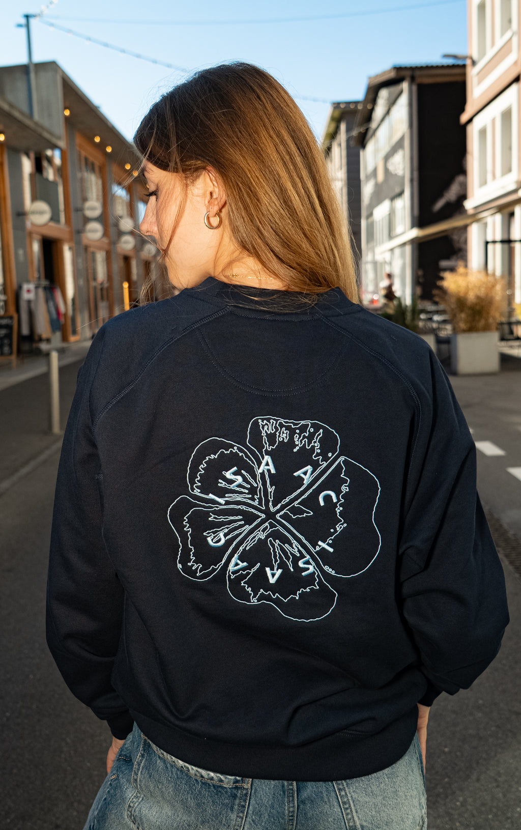 Crew neck navy fleur bleu ciel