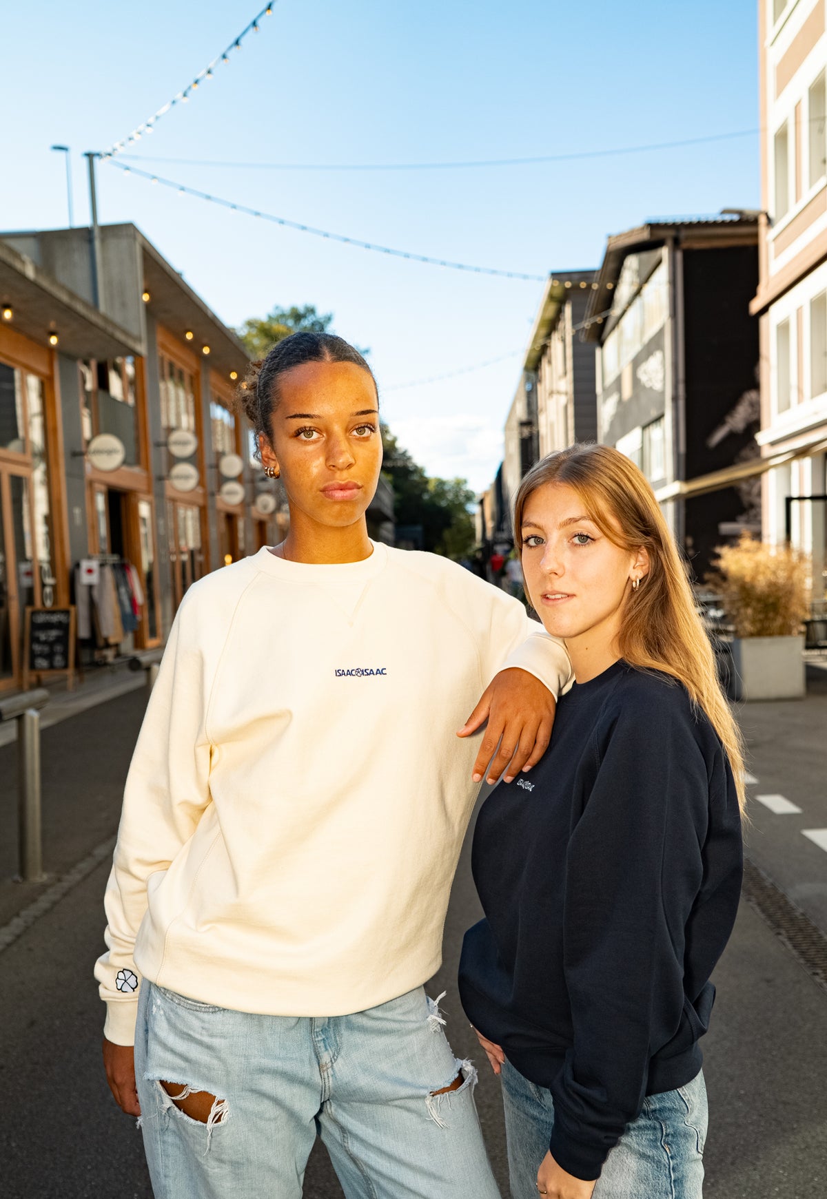 Crew neck crème fleur bleue