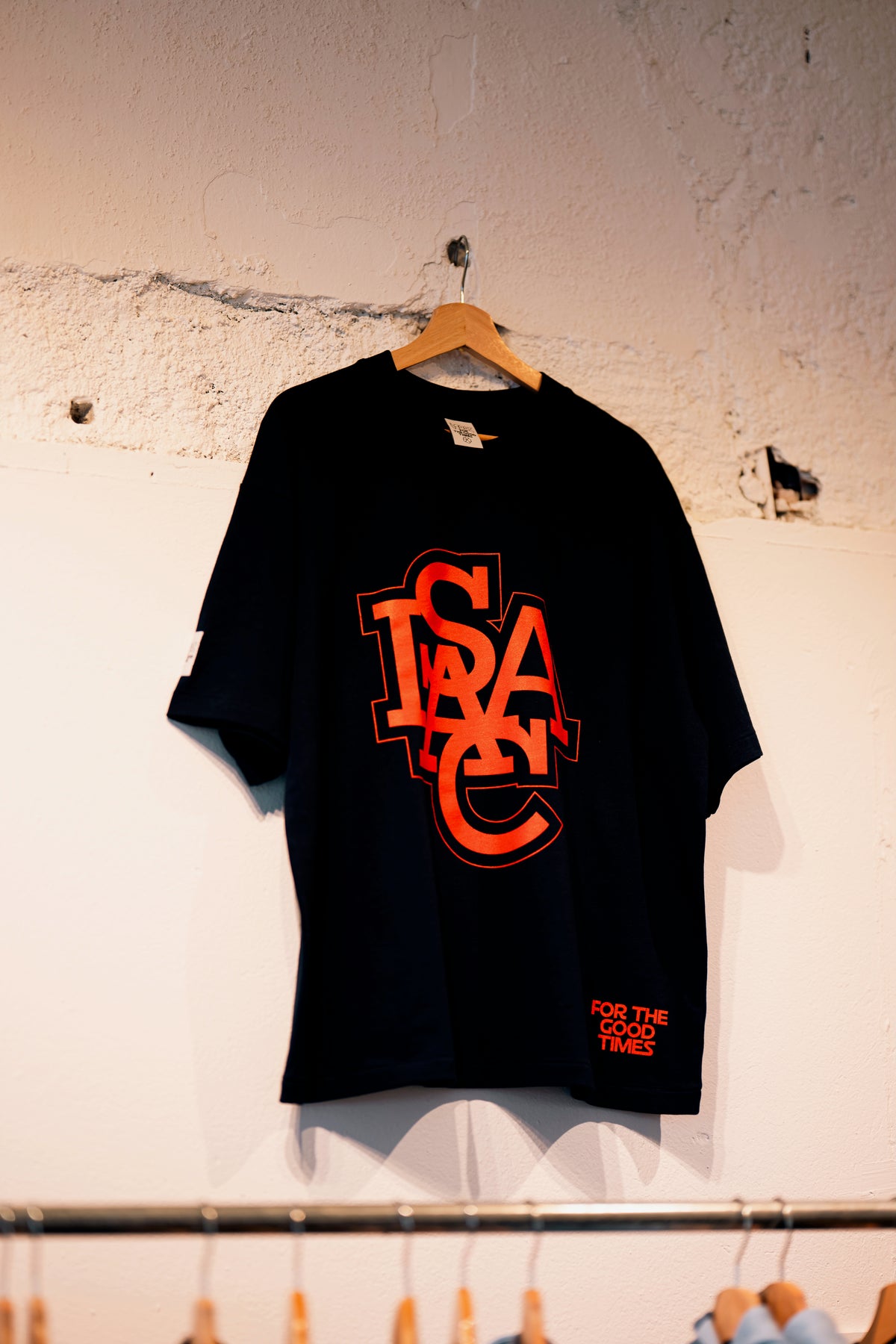 T-shirt navy Red Letters
