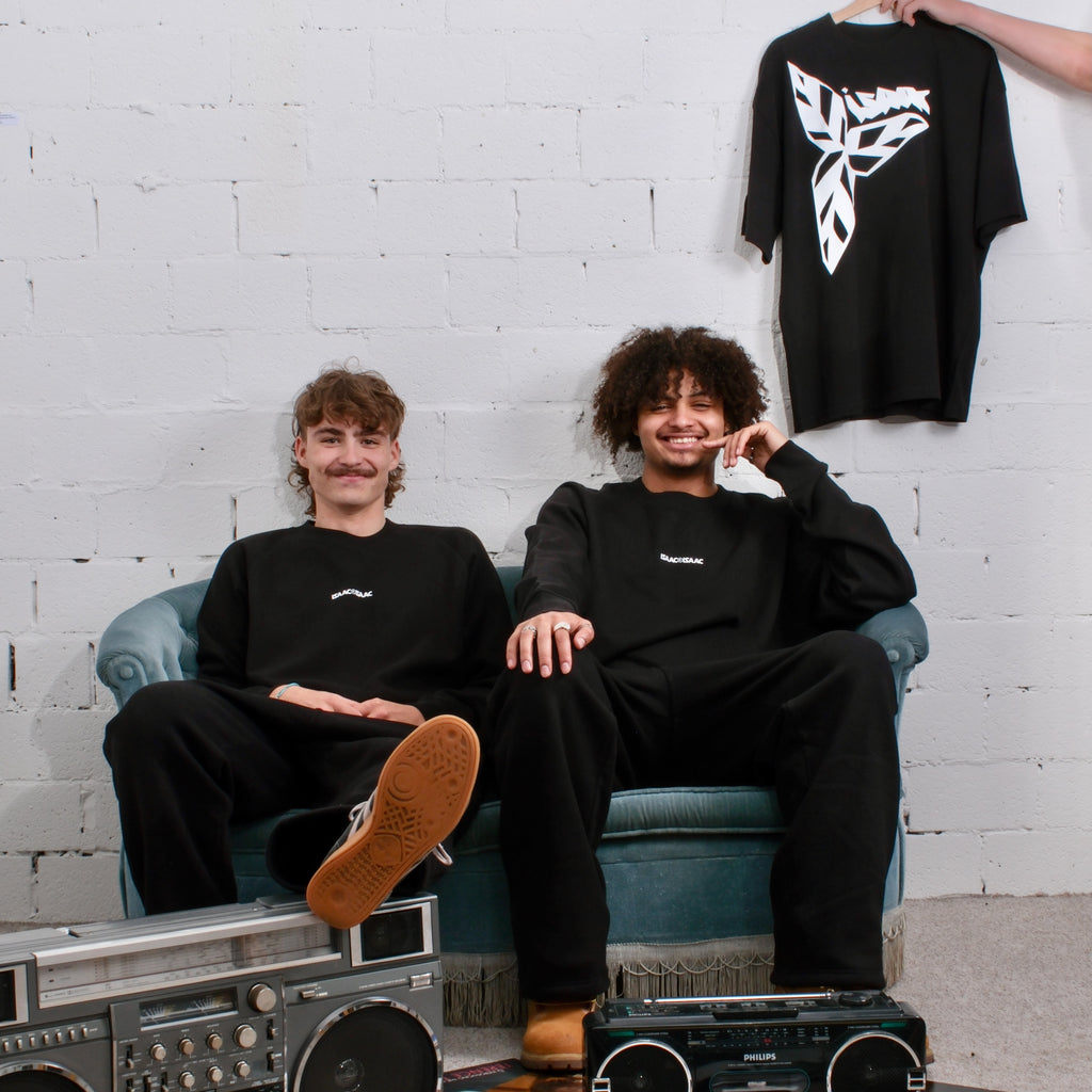 ISAAC LEAVE Oversized T-Shirt